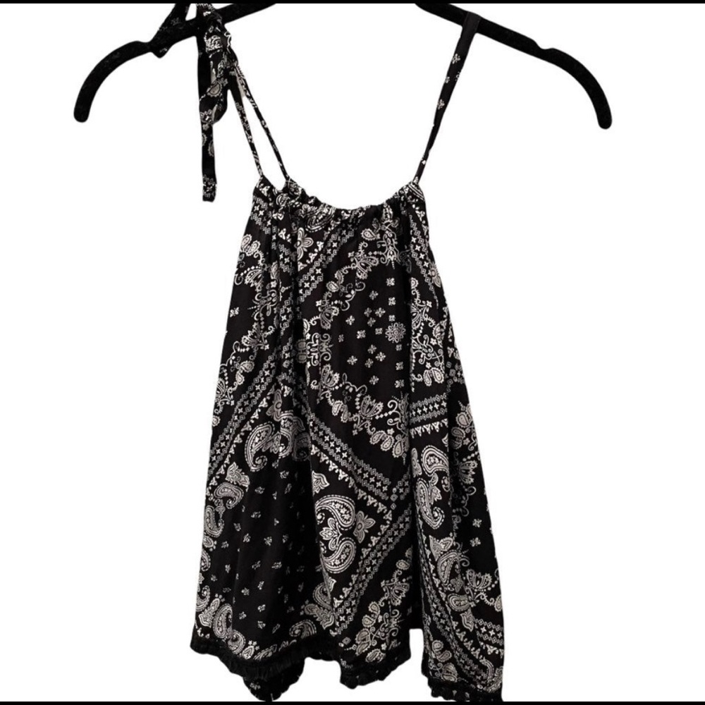 Bandanna black and white Myrtis Gray tank top